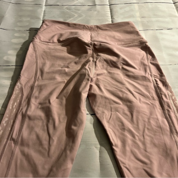Mauve Pink Victoria Sport Workout Leggings with Sheer Animal Print Panel, Medium - Picture 7 of 14